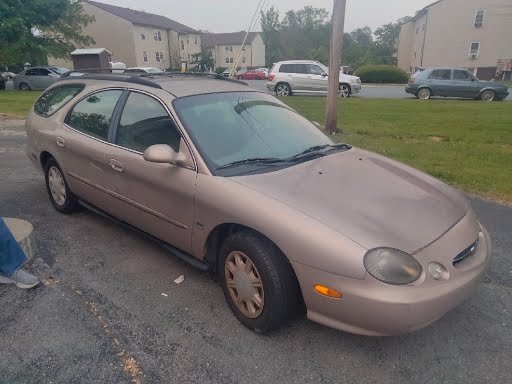 Ford Taurus junk car Pickup in Mountville, PA